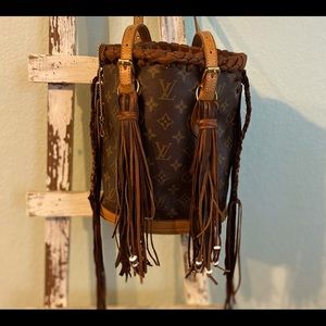 Boho fringe bucket bag